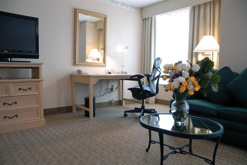 Hilton Garden Inn Atlanta Northpoint Алфарета Стая снимка