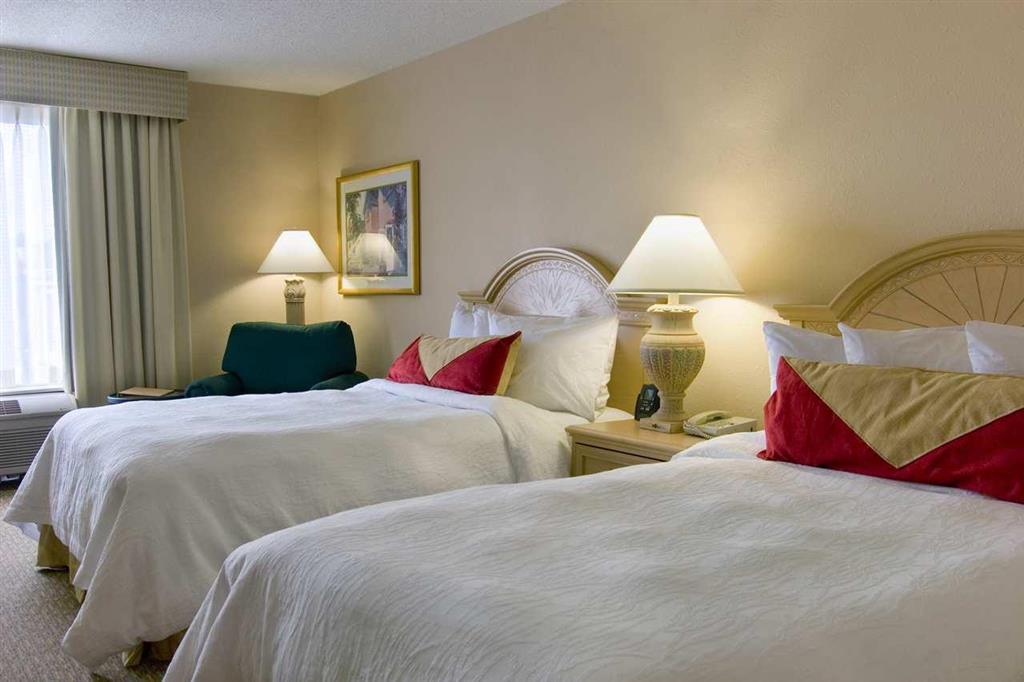 Hilton Garden Inn Atlanta Northpoint Алфарета Стая снимка